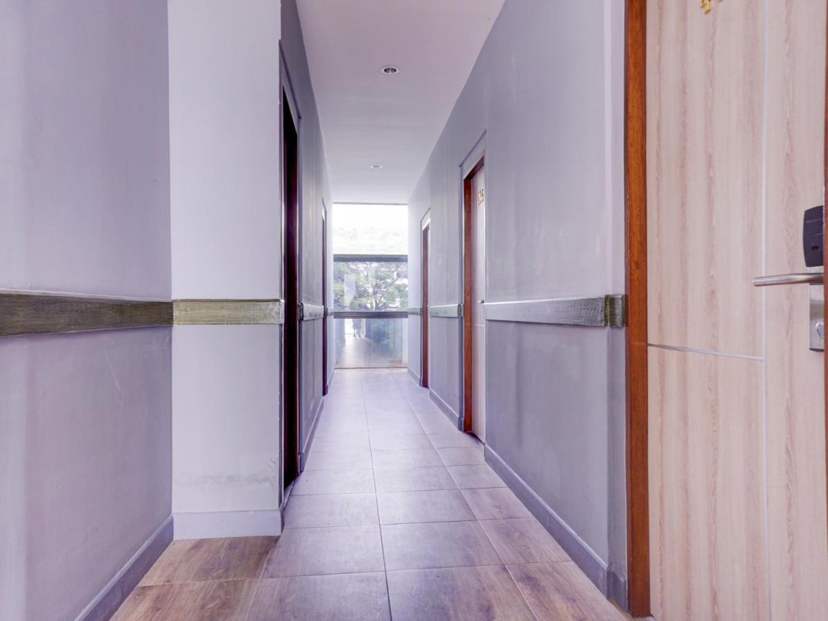 Отель Oyo 1805 Fatmawati Mansion Syariah Джакарта Экстерьер фото